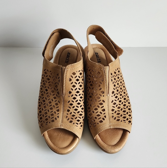 Earth Cascade Women's 9D Wide Camel Vintge Leather Wedge Sandals - Picture 7 of 11